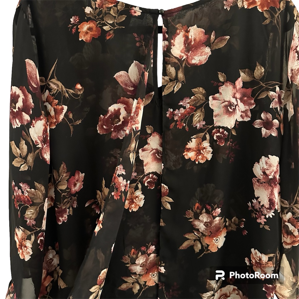 Roz & Ali V-Neck Asymmetrical Sheer Sleeves Black Floral Blouse Size 2x — image 6 of 8
